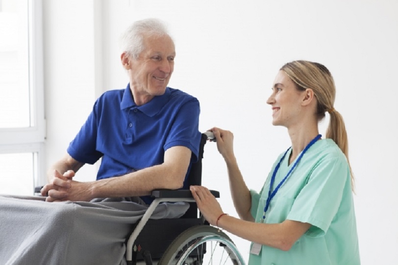 介護ビザ|沖縄就労ビザ申請・特定技能の相談窓口